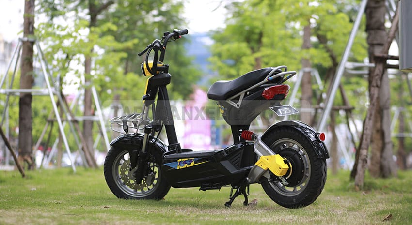 XE MÁY ĐIỆN GIANT M133DS