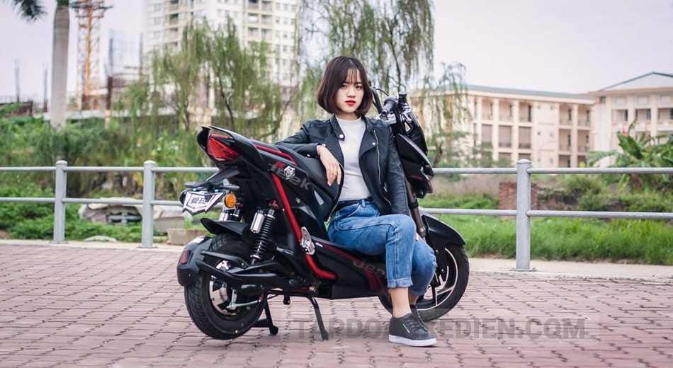 Cá tính cùng xe điện Aima Jeek