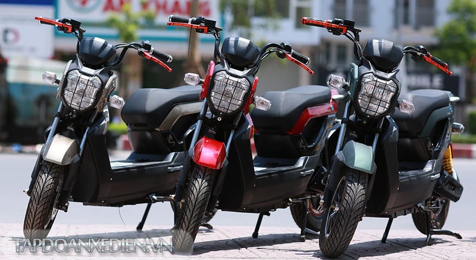 Cận cảnh xe máy điện Zoomer 2017
